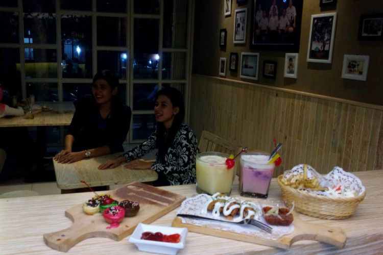 1. Gis &amp; Gas Cafe, 2. Three B Cafe , 3. Dragon Cafe, 4. LaForest Cafe, 5. Osing Deles Cafe &amp; Resto, 6. Arbelle Studio Cafe