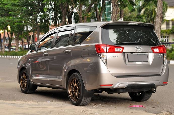Travel bandung jatinangor geulis arnes harga dari ke jadwal 24 jam kiswah pasteur jakarta unpad trans balubur stasiun, 1. Arnes Travel,  2. Damri, 3. Geulis Travel, 4. Trans Bandung Raya / Trans Metro Bandung, 5. Trans Jabar Tour &amp; Travel