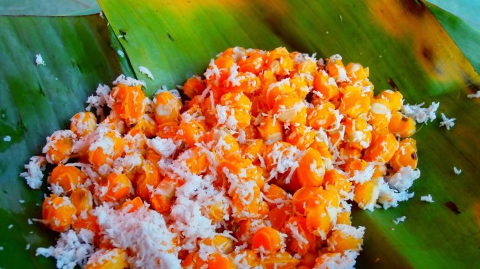 1. Pisang Agung, 2. Keripik Pisang, 3. Tape Pisang, 4. Keripik Tempe, 5. Keripik Nangka, 6. Keripik Talas, 7. Keripik Ketela Ungu, 8. Kue Lupis, 9. Bledus, 10. Ketan Koro