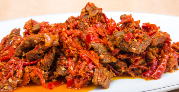 1. Rendang, 2. Sate Padang, 3. Dendeng Balado, 4. Karupuak Sanjai, 5. Nasi Sala, 6. Sala Lauak, 7. Sarang Balam, 8. Kalio, 9. Galamai, 10. Kacimuih, 11. Gajeboh, 12. Bareh Randang