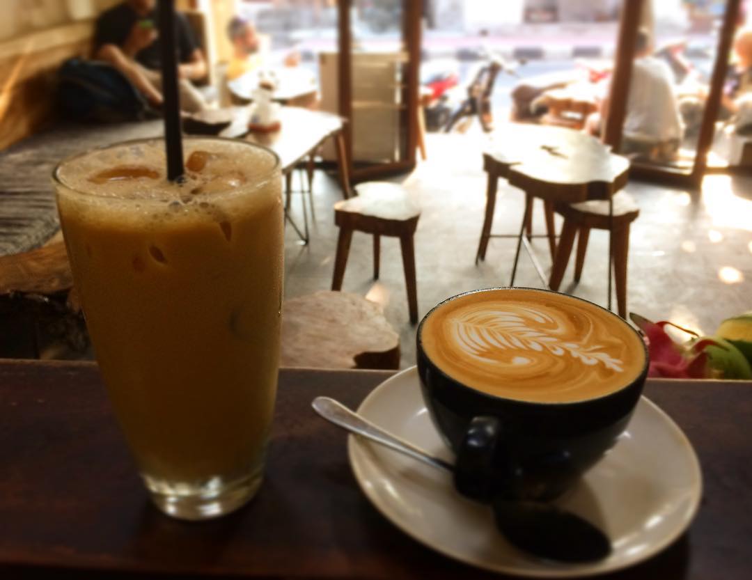 1. Seniman Coffee Studio, 2. Gangga Coffee, 3. Anomali Coffee, 4. Kopi Desa, 5. Freak Coffee, 6. Kopi On Bisma