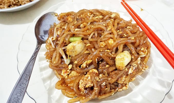 1. Gulai Ikan Patin, 2. Asam Pedas Ikan Baung, 3. Mie Sagu , 4. Ikan Asap, 5. Gulai Belacan, 6. Mie Lendir, 7. Sup Ikan Batam, 8. Asidah, 9. Lempok Durian, 10. Roti Jala Kari Ayam, 11. Cincalok, 12. Nasi Lemak