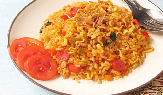 1. Nasi Goreng Anglo, 2. Sego Gegog, 3. Manco, 4. Ikan Asap Prigi, 5. Kripik Tempe, 6. Alen-Alen, 7. Sompil, 8. Sego Tiwul, 9. Rujak Cingur Sumbergedong, 10. Soto Ayam Jarakan