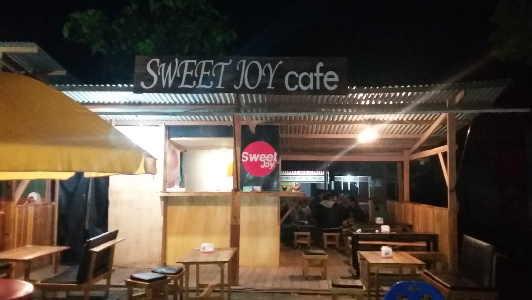1. Tara Pool &amp; Cafe, 2. Kinyam Cafe, 3. Sweet Joy Cafe, 4. Sobat Cafe &amp; Resto, 5. Tansu Om Chenk, 6. Gallery 51 Cafe