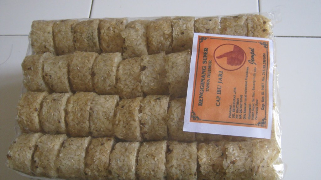 1. Rengginang, 2. Petis Madura, 3. Teri Krispi, 4. Kerupuk Ikan, 5. Terasi Madura, 6. Batik Sumenep, 8. Macho, 9. Buah Siwalan, 10. Sewel