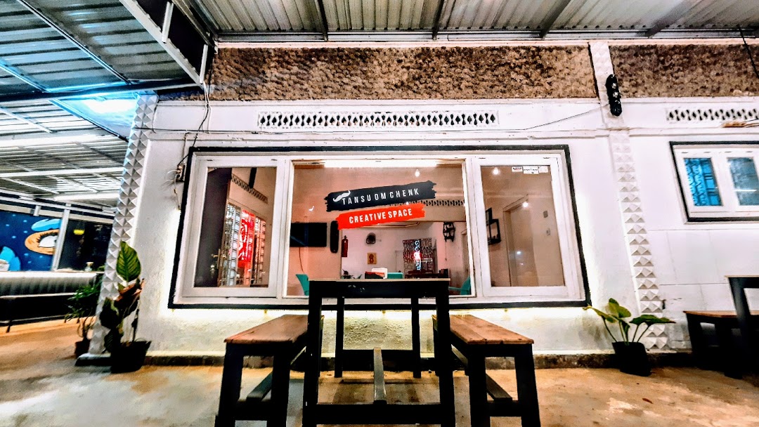 1. Tara Pool &amp; Cafe, 2. Kinyam Cafe, 3. Sweet Joy Cafe, 4. Sobat Cafe &amp; Resto, 5. Tansu Om Chenk, 6. Gallery 51 Cafe