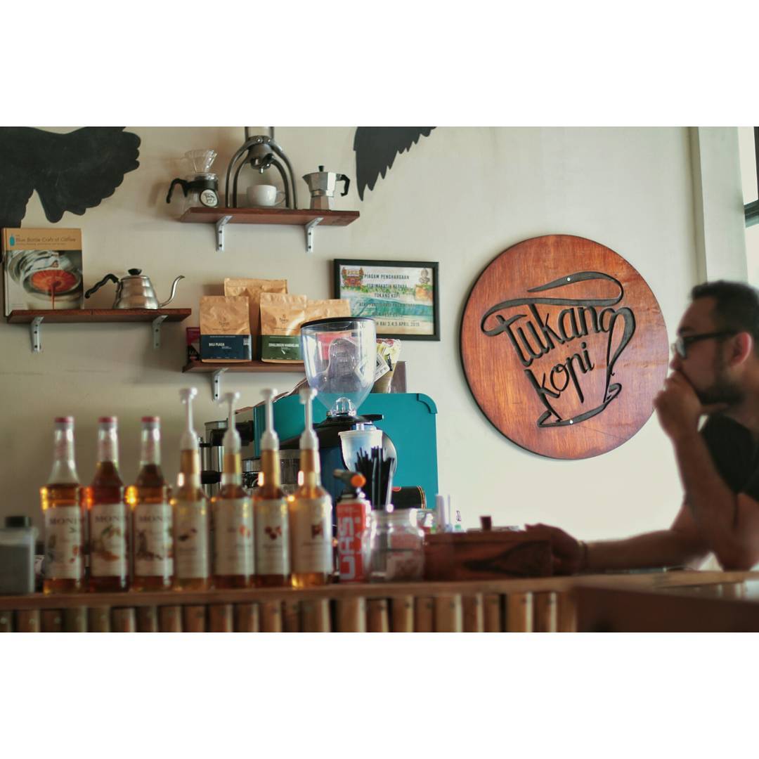 1. Karakter Kopi, 2. Kopi Made, 3. Startup Coffee, 4. Luhtu’s Coffee Shop, 5. Gecko Coffee Shop, 6. Trilogy Coffee &amp; Lounge, 7. Tukang Kopi, 8. Marble Coffee &amp; Co, 9. Foam Coffee&amp; Coin Laundry, 10. Second Floor