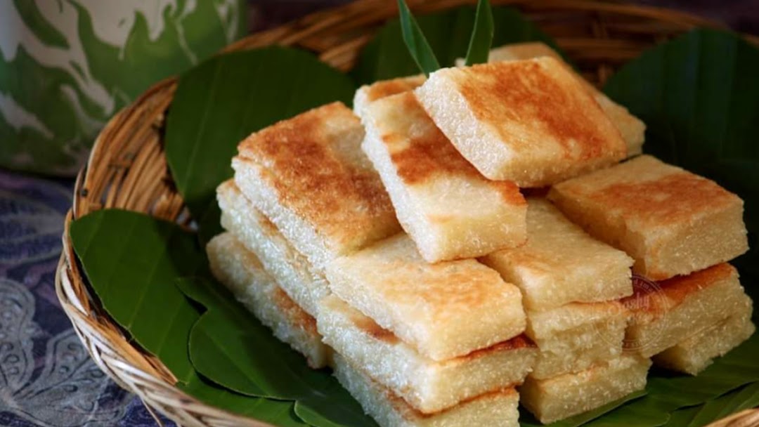 1. Nasi Kropokhan, 2. Kerupuk Udang Tambak, 3. Nasi Brongkos, 4. Wingko Salem, 5. Nasi Ndoreng, 6. Brayo, 7. Botok Telur Asin, 8. Kerupuk Catak, 9. Sop Balungan, 10. Kue Rangin