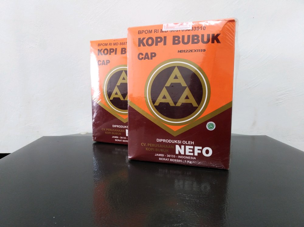 1. Dodol Nanas, 2. Duku Kumpeh, 3. Bolu Kojo, 4. Lempok Durian, 5. Tempoyak, 6. Pempek, 7. Kopi Bubuk Cap AAA, 8. Dodol Kentang, 9. Batik Jambi, 10. Kaos Khas Jambi, 11. Gelamai Perentak, 12. Kue Padamaran