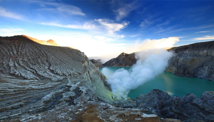 1. Ihsan Travel, 2. My Permata Wisata, 4. Nahwa Tour, 5. Tour Banyuwangi, 6. Explore Bromo, 8. Korina Tour, 9. Jelajahnesia, 10. Funtrips Tour