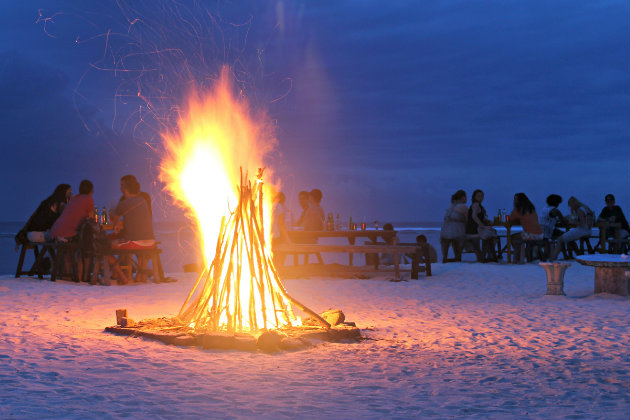 1. Pantai Senggigi, 2. Aruna Senggigi, 3. Pantai Mandalika, 4. Gili Trawangan, 5. Bundaran Giri Menang Square, 6. Svarga Resort, 7. Rajavilla Lombok, 8. Bukit Pergasingan, 9. Gunung Rinjani, 10. Taman Udayana