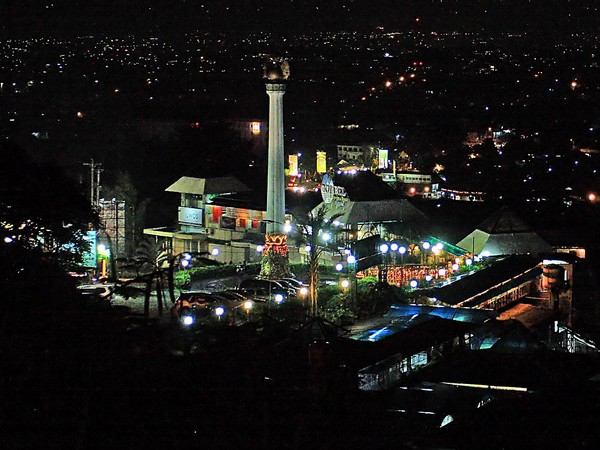 1. Taman Tabanas, 2. Lawang Sewu, 3. Kota Tua, 4. Kawasan Simpang Lima, 5. Pecinan Semarang, 6. Dusun Semilir, 7. Banjir Kanal Barat, 8. Masjid Agung Jawa Tengah, 9. Klentheng Sam Poo Kong, 10. Eling Bening 