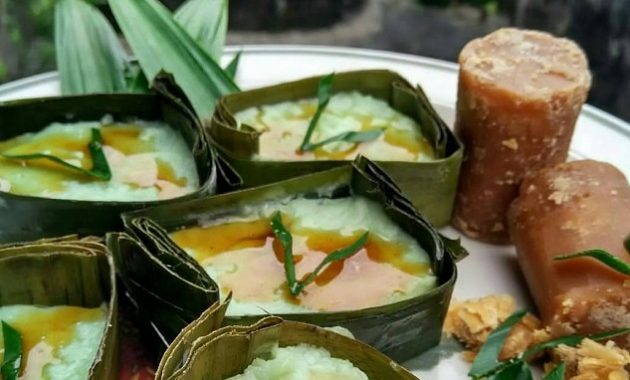 1. Dodol Nanas, 2. Duku Kumpeh, 3. Bolu Kojo, 4. Lempok Durian, 5. Tempoyak, 6. Pempek, 7. Kopi Bubuk Cap AAA, 8. Dodol Kentang, 9. Batik Jambi, 10. Kaos Khas Jambi, 11. Gelamai Perentak, 12. Kue Padamaran