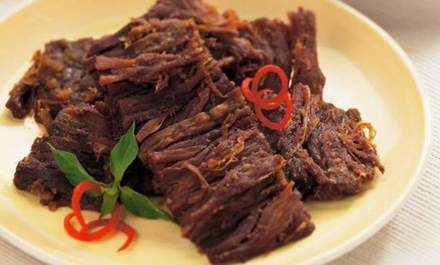 1. Kacang Dieng, 2. Purwaceng, 3. Carica, 4. Kripik Jamur, 5. Geblek dan Tempe Kemul, 6. Terong Belanda, 7. Dendeng Gepuk, 8. Opak Singkong, 9. Teh Tambi, 10. Sagon