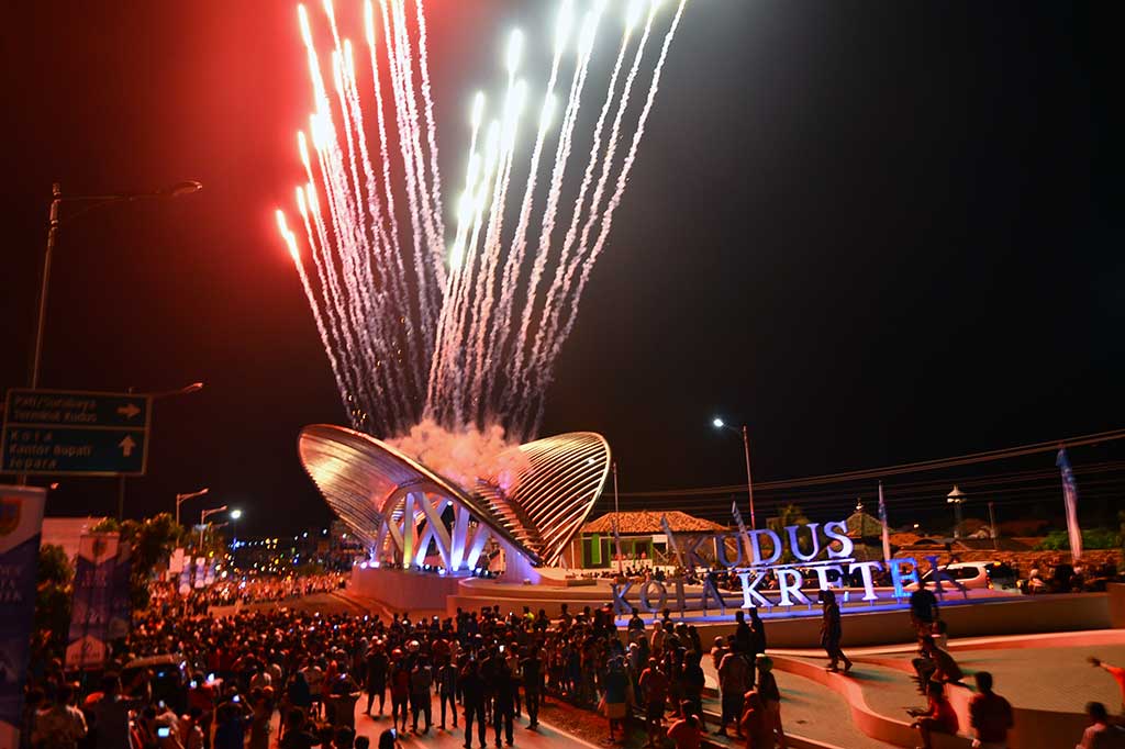 1. Balai Jagong, 2. GOR Wergu, 3. Simpang Tujuh, 4. Halaman DPRD Kudus, 5. Taman Tanggul Angin, 6. Sport Center