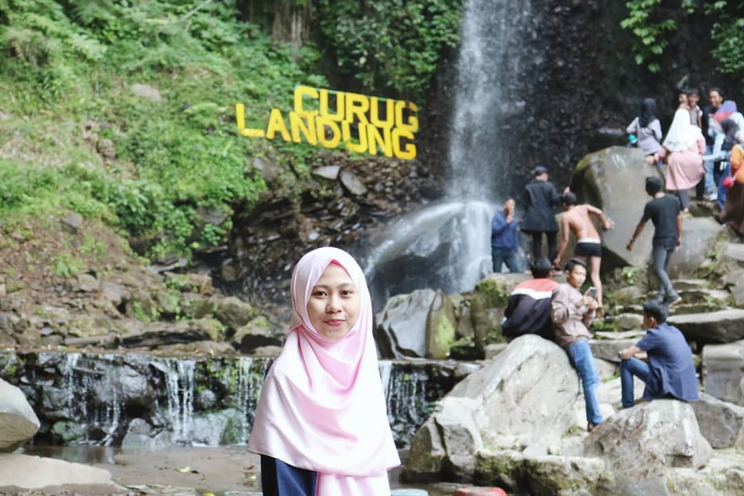 Harga Tiket Masuk, Jalan Menuju Lokasi, Fasilitas, Spot Foto Instagramable, Pesona Curug Landung