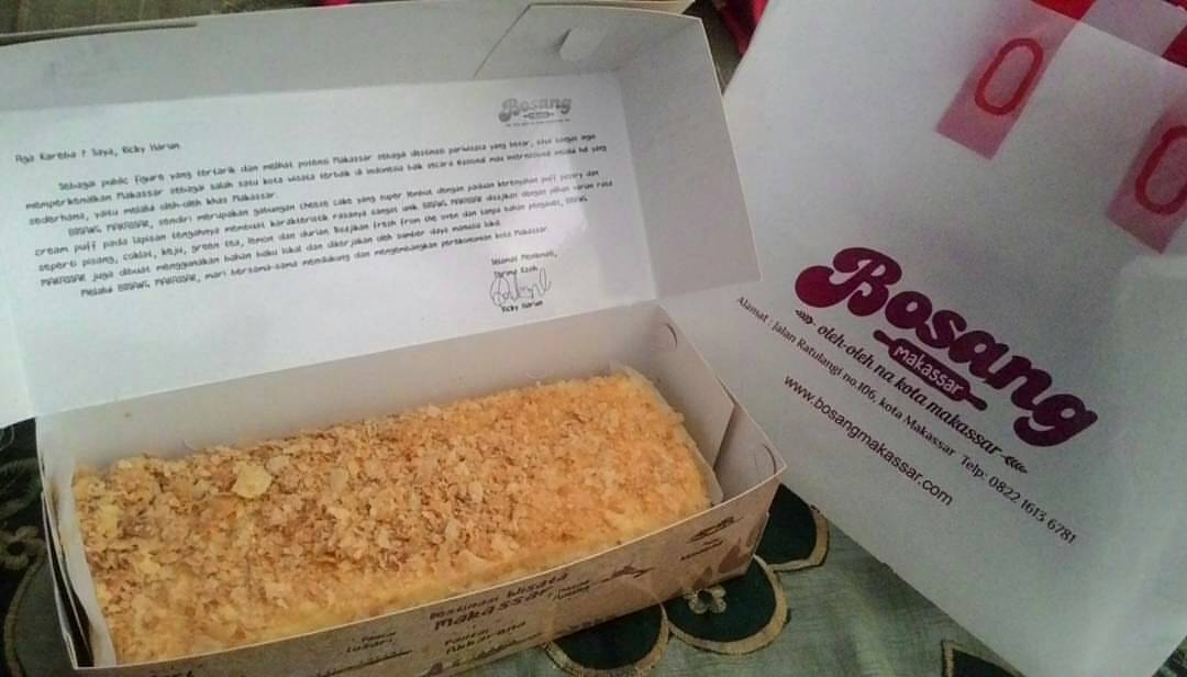 1. Baklave, 2. Bosang, 3. Bannang Bannang, 4. Baruasa, 5. Kerupuk Pisang Ijo, 6. Dangke’, 7. Kerupuk Jintan, 8. Kacang Sembunyi, 9. Deppa Tori, 10. Otak-Otak Ikan Tenggiri, 11. Bolu Cukke, 12. Baju Kaos