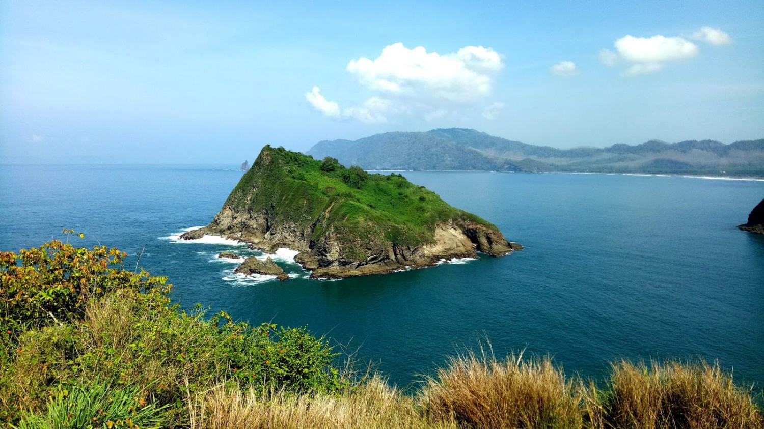 1. Teluk Love, 2. Pantai Payangan, 3. Bukit Samboja, 4. Alun Alun Kota, 5. Sevendream City, 6. Pantai Papuma