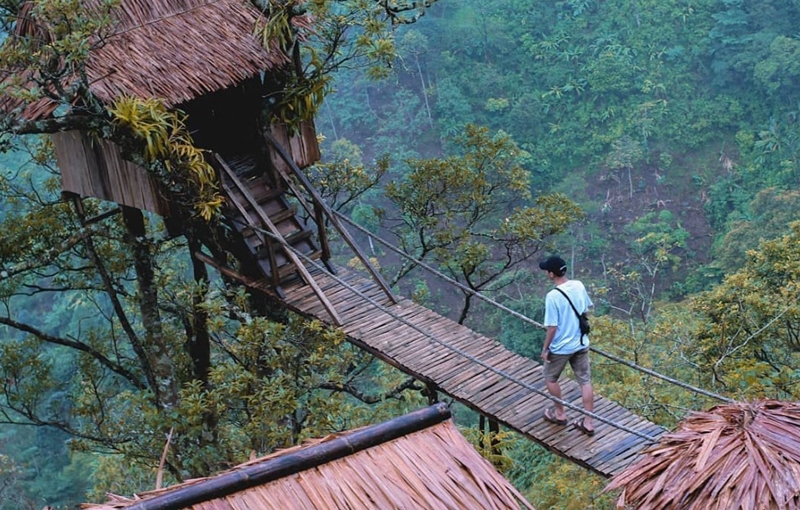 1. Pantai Kartini, 2. Pantai Teluk Awur, 3. Benteng Portugis, 4. Pulau Mandalika, 5. Bukit Bejagan Duplak Tempur, 6. Karimun Jawa