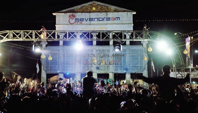 1. Teluk Love, 2. Pantai Payangan, 3. Bukit Samboja, 4. Alun Alun Kota, 5. Sevendream City, 6. Pantai Papuma