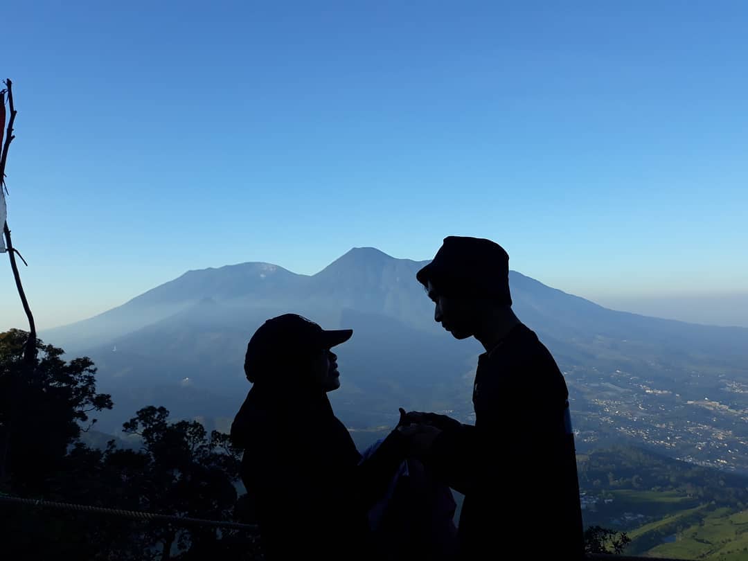 Harga Tiket Masuk, Jalan Menuju Lokasi, Fasilitas, Pesona Gunung Kencana, Sekilas Gunung Kencana