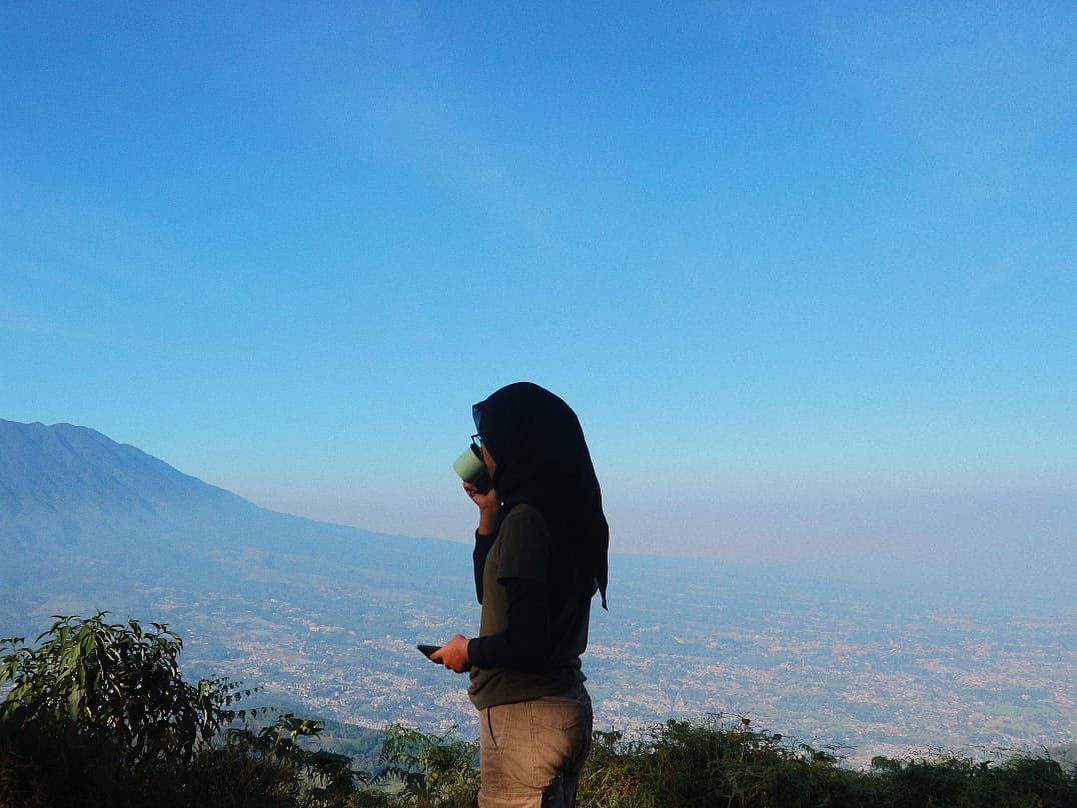 Harga Tiket Masuk, Jalan Menuju Lokasi, Fasilitas, Pesona Gunung Kencana, Sekilas Gunung Kencana