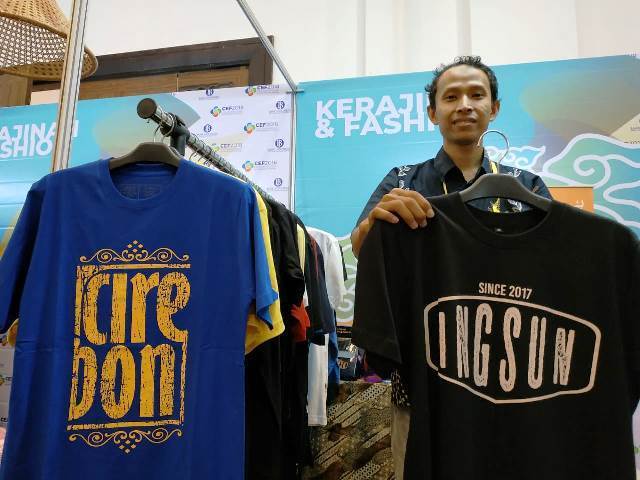 1. Batik, 2. Rengginang, 3. Kerupuk Lambak, 4. Kerupuk Melarat, 5. Sirup Tjampolay, 6. Tomcir, 7. Terasi Udang, 8. Keripik Gemblong, 9. T-Shirt Ingsun, 10. Cirebon Sultana, 11. Emping Bumbu, 12. Jeniper