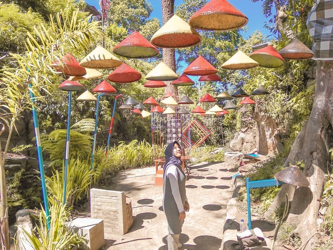 Harga Tiket Masuk, Jalan Menuju Lokasi, Fasilitas, Spot Foto Instagramable, Pesona Curug Landung