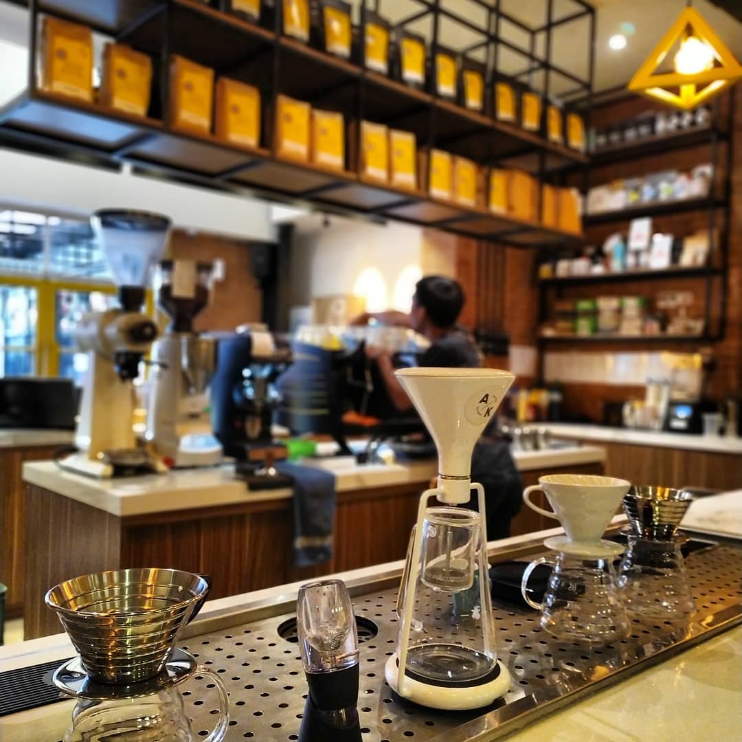 Daftar Harga Menu, Daftar Minuman, Jalan Menuju Lokasi, Fasilitas , Review Antarakata 