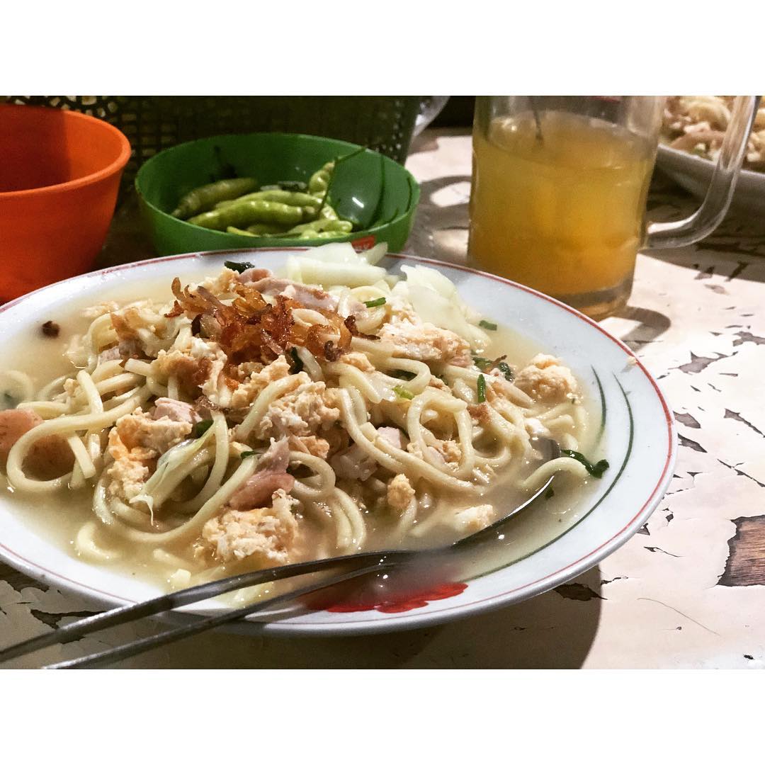 Daftar Harga Menu, Daftar Harga Minuman, Jalan Menuju Lokasi, Fasilitas, Menu Hidangan, Daya Tarik Kedai Bakmi