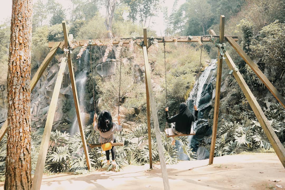 Harga Tiket Masuk, Jalan Menuju Lokasi, Fasilitas, Spot Foto Instagramable, Keistimewaan Coban Putri