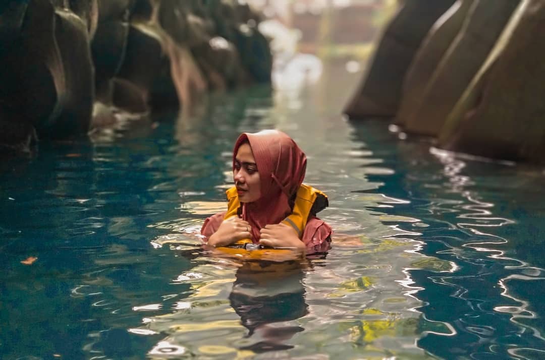 Harga Tiket Masuk, Jalan Menuju Lokasi, Fasilitas, Pesona Curug Cikuluwung, Alasan Harus Kesini