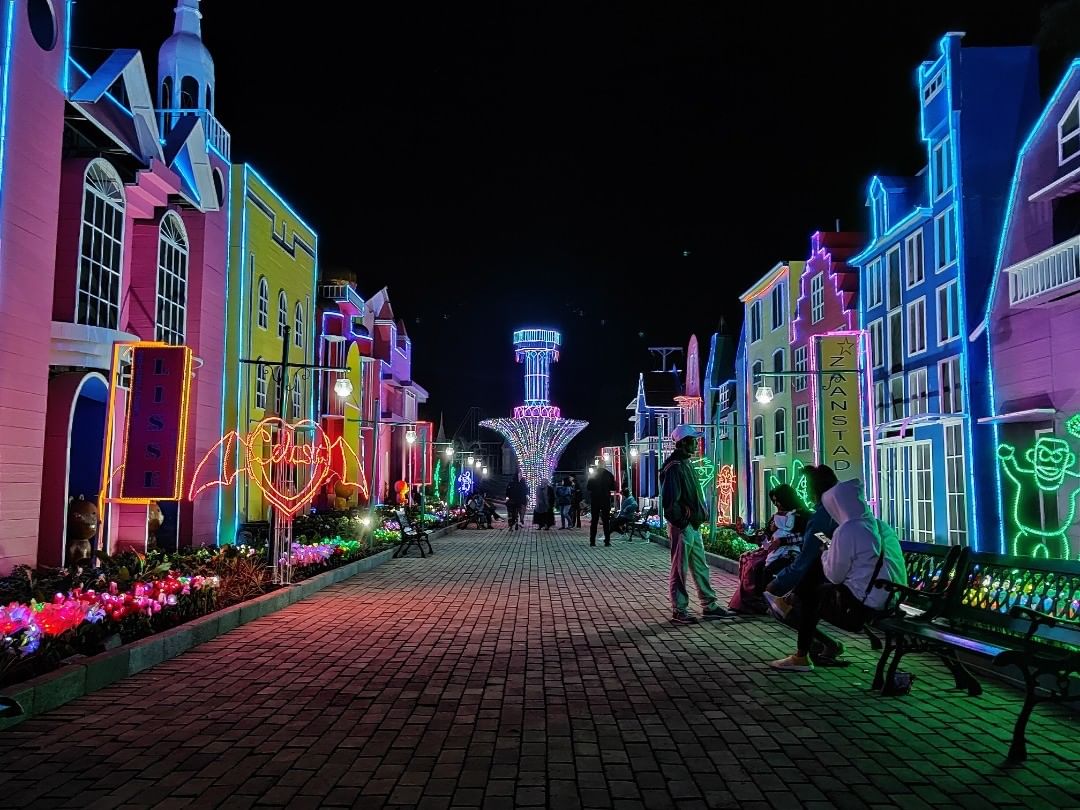 Harga Tiket Masuk, Jalan Menuju Lokasi, Fasilitas, Spot Foto Instagramable, Pesona Taman Bunga Celosia