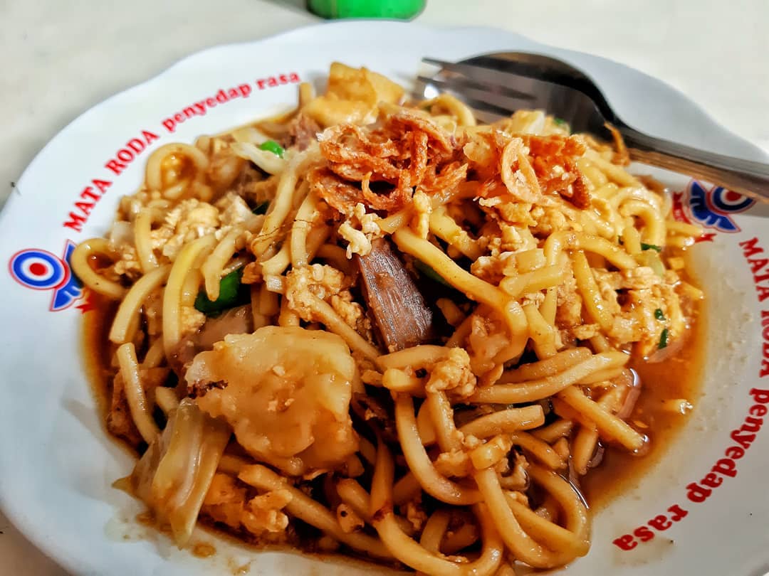 Daftar Harga Menu, Daftar Harga Minuman, Jalan Menuju Lokasi, Fasilitas, Menu Hidangan, Daya Tarik Kedai Bakmi