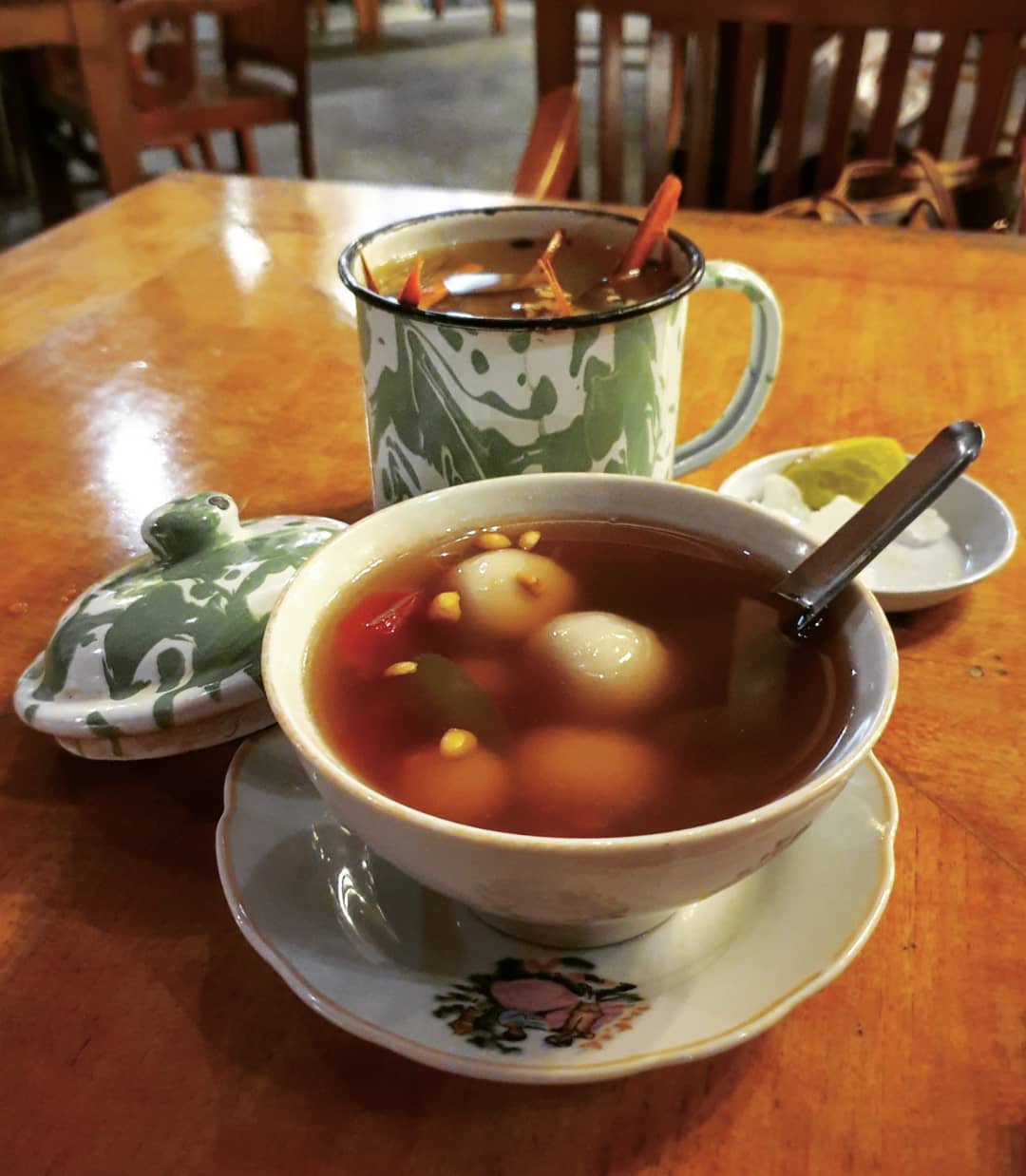 Daftar Harga Menu, Daftar Harga Minuman, Jalan Menuju Lokasi, Fasilitas , Review Koenokoeni Cafe Galery
