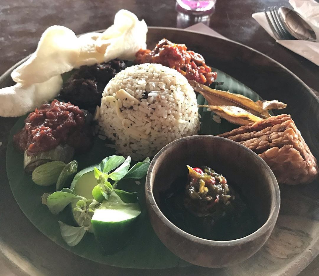 Daftar Harga Menu, Daftar Harga Minuman, Jalan Menuju Lokasi, Fasilitas , Review Koenokoeni Cafe Galery