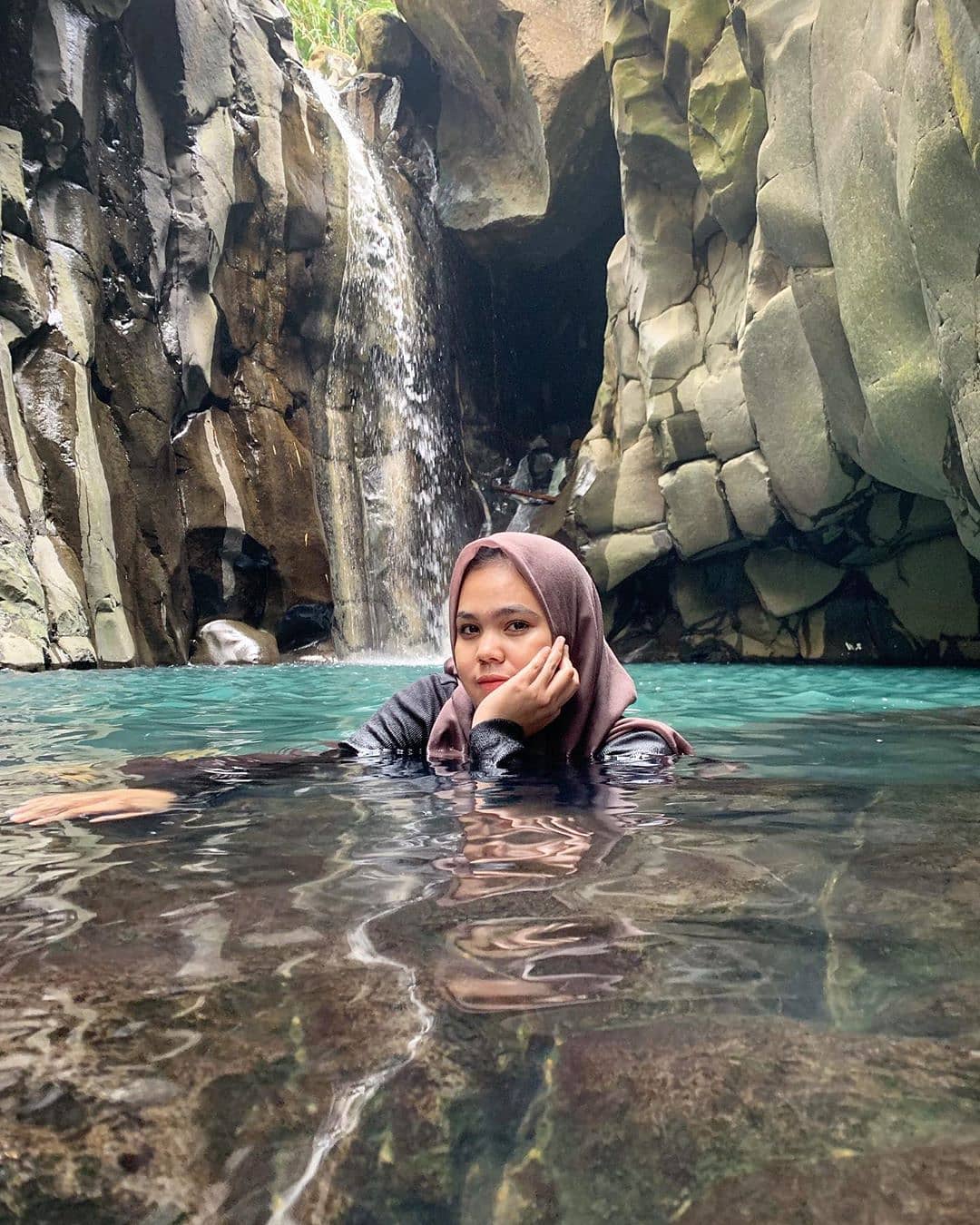 Harga Tiket Masuk, Jalan Menuju Lokasi, Fasilitas, Pesona Curug Cikuluwung, Alasan Harus Kesini