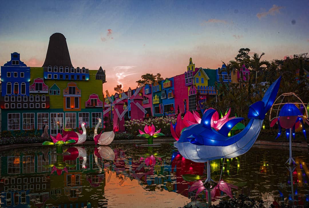 Harga Tiket Masuk, Jalan Menuju Lokasi, Fasilitas, Spot Foto Instagramable, Pesona Taman Bunga Celosia