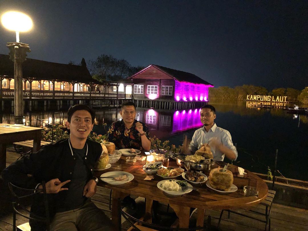 Daftar Harga Menu, Daftar Harga Minuman, Jalan Menuju Lokasi, Fasilitas, Daya Tarik Kampung Laut