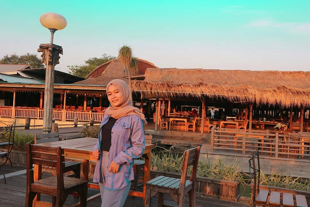Daftar Harga Menu, Daftar Harga Minuman, Jalan Menuju Lokasi, Fasilitas, Daya Tarik Kampung Laut