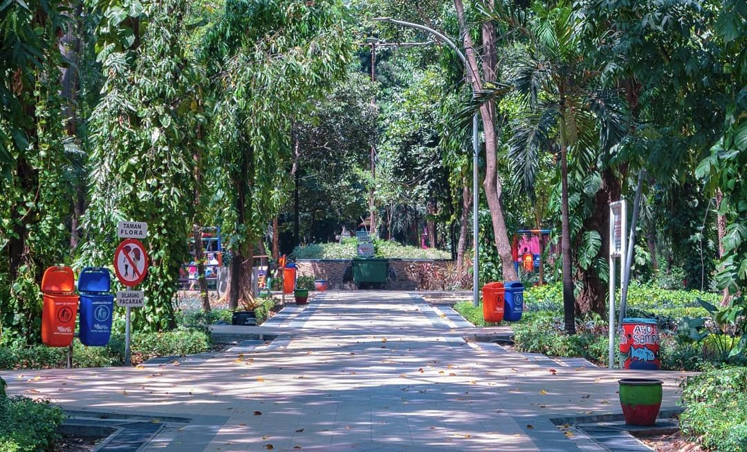 Harga Tiket Masuk, Jalan Menuju Lokasi, Fasilitas, Tentang Taman Flora, Pesona Taman Flora