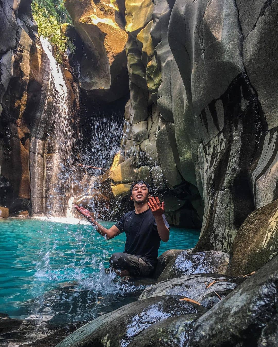 Harga Tiket Masuk, Jalan Menuju Lokasi, Fasilitas, Pesona Curug Cikuluwung, Alasan Harus Kesini