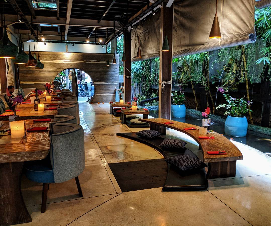 Jalan Menuju Lokasi, Menu Makanan , Sekitar Ubud, Clear Express, Direnovasi Karena Kebakaran, Sosial Media dan Lainnya, Direview Banyak Website 