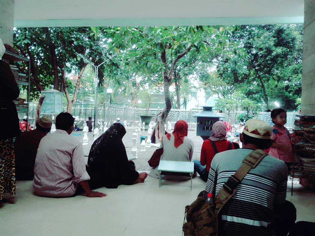 Perjalanan Religi , Petilasan Sunan Kalijaga, Istri Sunan Ampel , Hotel Dekat Lokasi , Kawasan Ampel Tempo Dulu, Sunan Giri Gresik