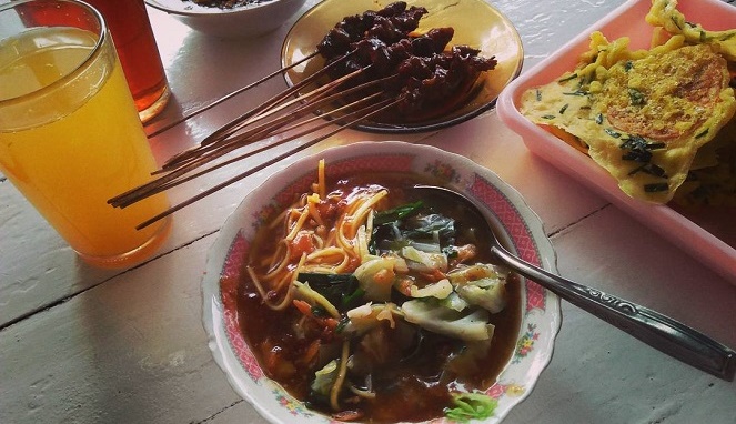 1. Longkrang, 2. Bu Umi, 3. Pak Muhadi, 4. Pak Tris, 5. Pak Umar, 6. Resto Ongklok, 7. Pak Yadi, 8. Mie Ongklok Cpny, 9. Mbak Umang, 10. Alun Alun Wonosobo
