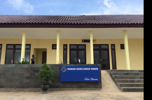 1. Bandar Udara Internasional Juanda Sidoarjo, 2. Bandara Abdul Rachman Saleh Malang, 3. Bandara Blimbingsari Banyuwangi, 4. Bandar Udara Nasional Trunojoyo Sumenep, 5. Bandara Notohadinegoro Jember, 6. Bandara Harun Thohir Gresik, 7. Pangakalan Udara Iswahyudi Magetan, 8. Heliport Surya Air PT. Gudang Garam.Tbk Kediri, 9. Lapangan Terbang Blambangan, 10. Lapangan Terbang Darmo