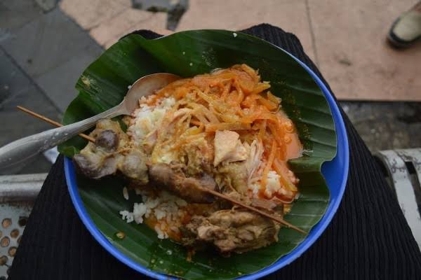 1. Warung Bu Widodo, 2. Warung Bu Pini, 3. Depot Bu Nyoto, 4. Mbak Jum Kemuning, 5. Warung Yu Nah, 6. Warung Bu Sami, 7. Warung Bu Yoto, 8. Karang Kojo, 9. Bu Sulami, 10. Bu Har