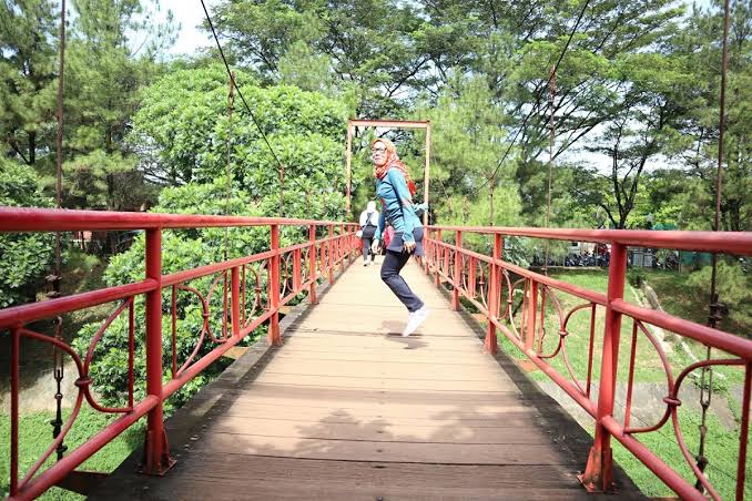 1. Hutan Kota 1, 2 &amp; 3 BSD, 2. Taman Gajah Tunggal, 3. Taman Potret Cikokol BSD, 4. Bamboo Park, 5. Bird Park, 6. Taman Buaya Tanjung Pasir, 7. Taman Tebing Koja, 8. Arumdalu Farm, 9. Eco Park Tangerang, 10. Taman Elektrik