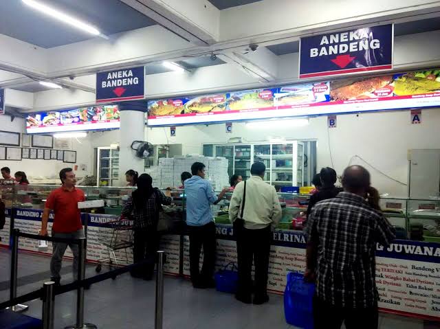 1. Bandeng Presto, 2. Juwana Elrina, 3. Bonafide, 5. Hj.Djum, 7. Kampoeng, 8. Juanda, 9. Lumba-Lumba, 10. Wingko &amp; Bandeng Super Vit