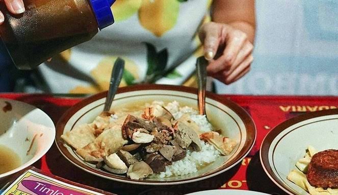 1. Warung Sastro, 2. RM. Kwali Ayam Kampung Jempol, 3. Maestro, 4. RM. Timlo Solo, 5. Timlo Solo Grand Mall, 6. Timlo Hartono Mall, 7. Depot Kratonan, 8. Warung Gado-gado “Mbak Yanti”, 9. Warung Bu Aning, 10. Warung Tiga Dara